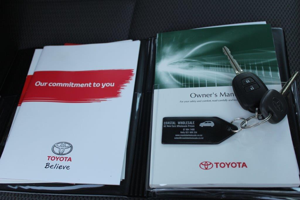 Toyota Hiace ZL MINIBUS COACH 2016 for sale in Auckland