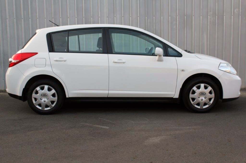 Nissan Tiida hatchback 2009 for sale in Auckland