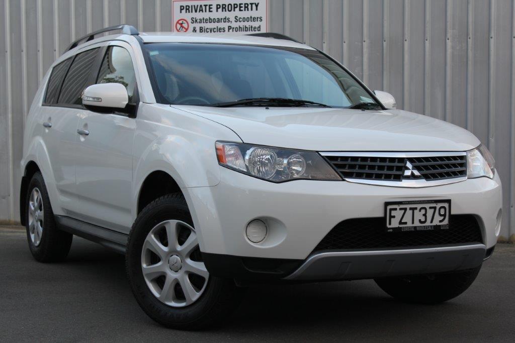 Mitsubishi Outlander LS 7 SEATER 2011 for sale in Auckland