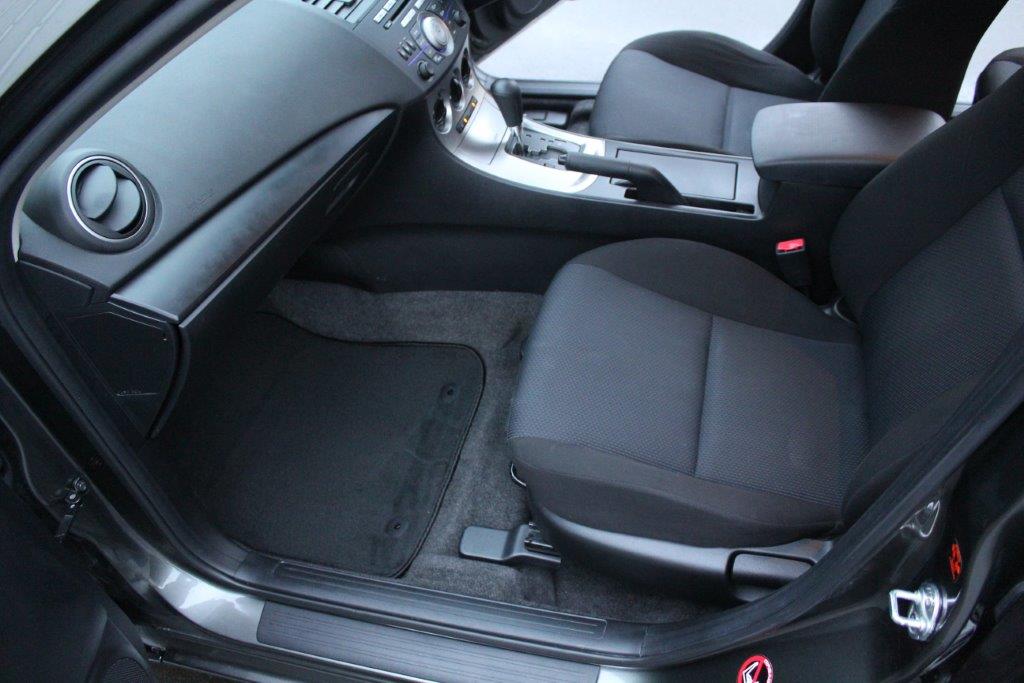 Mazda 3 GLX HATCH 2011 for sale in Auckland