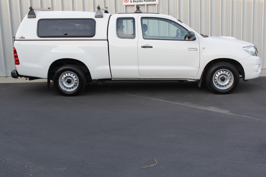 Toyota HILUX CAB PLUS DIESEL 2011 for sale in Auckland