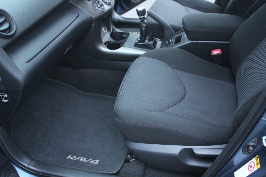 Toyota RAV4 4WD DIESEL MANUAL 2012 for sale in Auckland