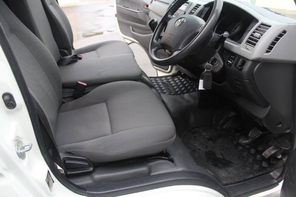 Toyota HIACE ZL 3.0 DIESEL 2013 for sale in Auckland