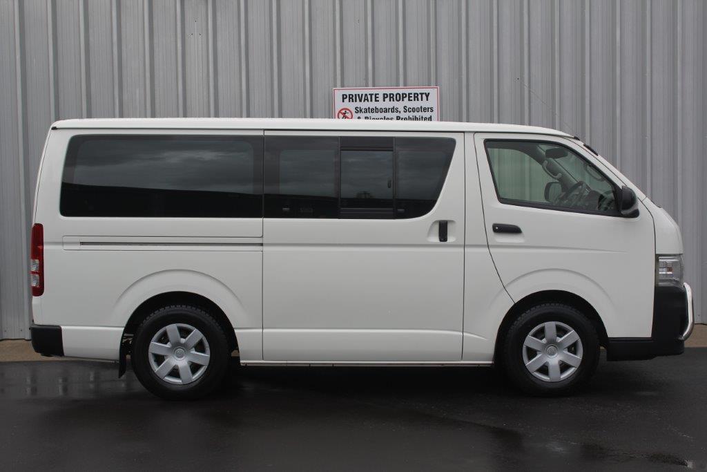 Toyota HIACE ZL 3.0 DIESEL 2013 for sale in Auckland