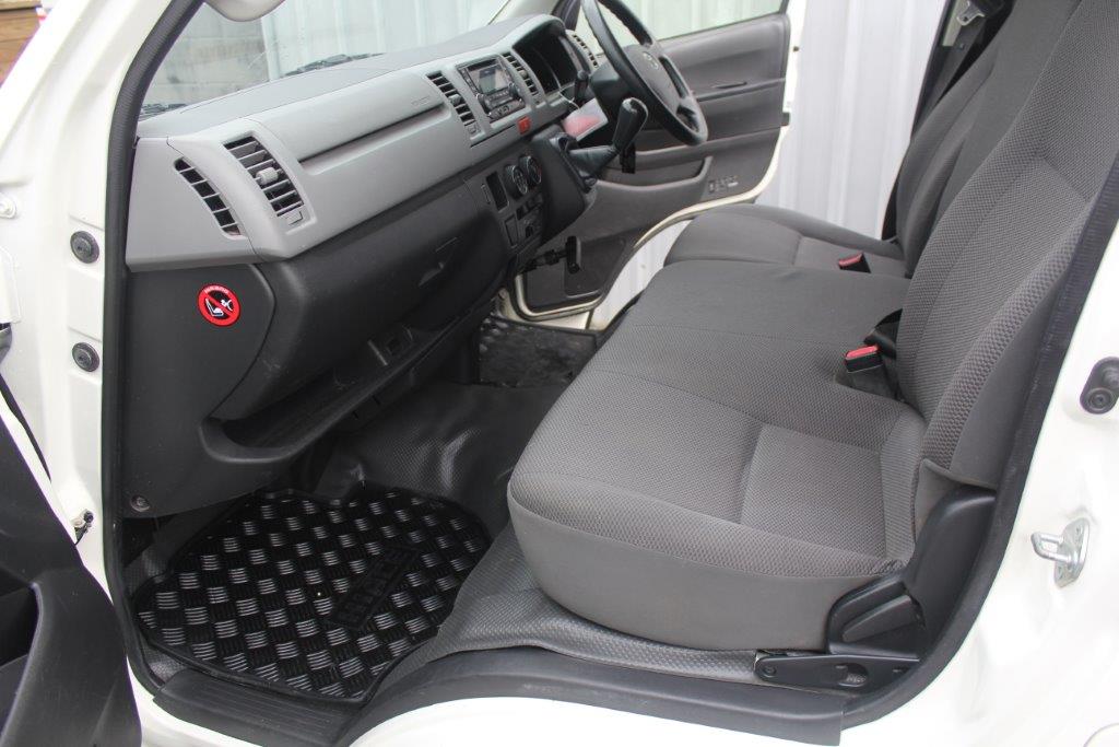 Toyota HIACE ZL 3.0 DIESEL 2013 for sale in Auckland