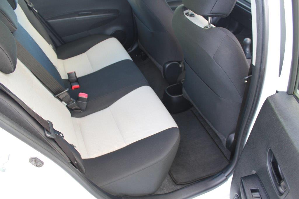 Toyota YARIS YR MANUAL HATCH 2013 for sale in Auckland