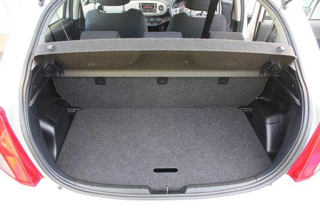 Toyota YARIS YR MANUAL HATCH 2013 for sale in Auckland