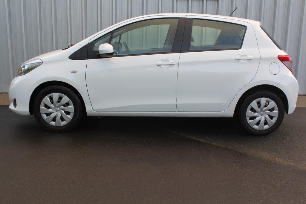 Toyota YARIS YR MANUAL HATCH 2013 for sale in Auckland