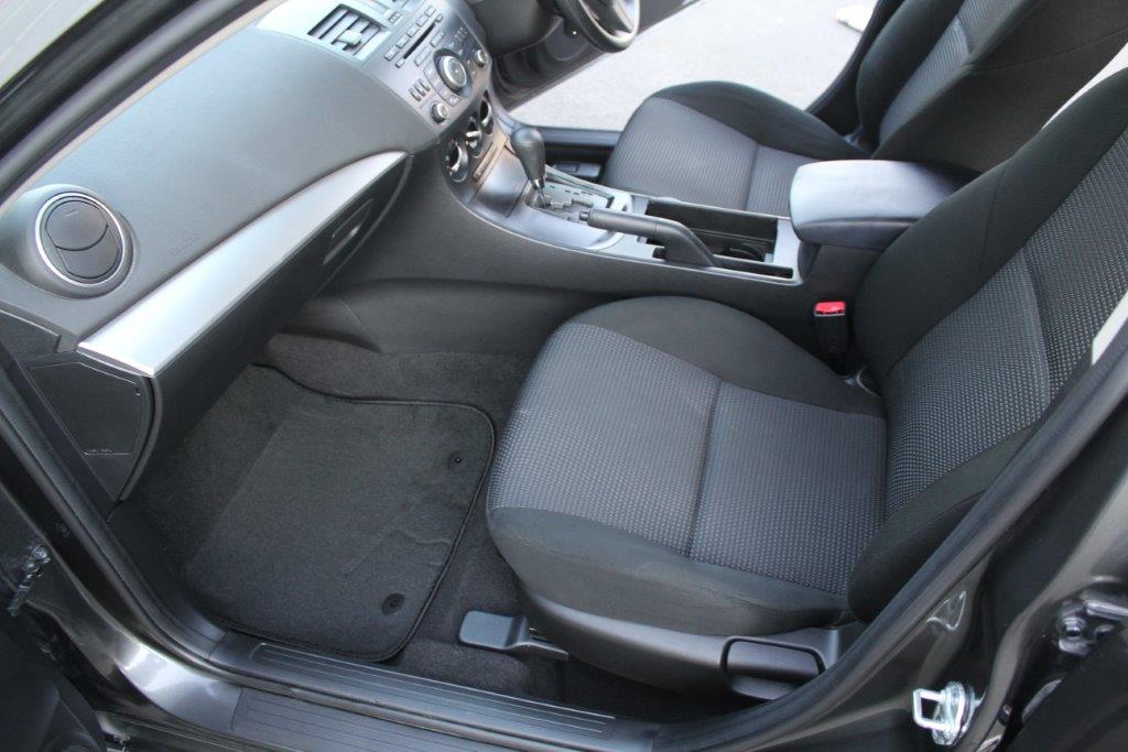 Mazda 3 GLX HATCH 2013 for sale in Auckland