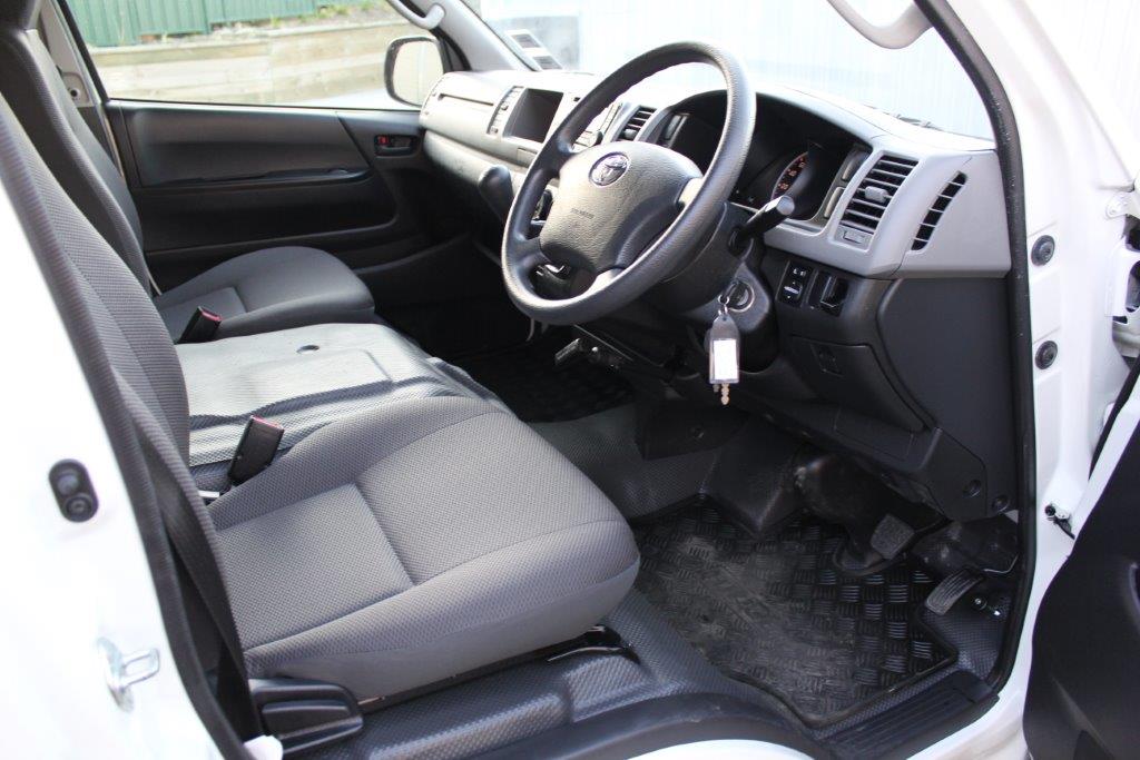 Toyota HIACE ZX MINIBUS 2013 for sale in Auckland