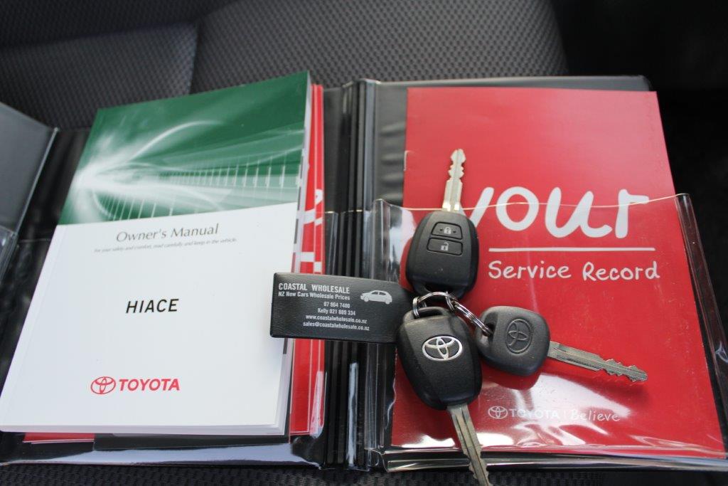 Toyota HIACE ZX MINIBUS 2013 for sale in Auckland