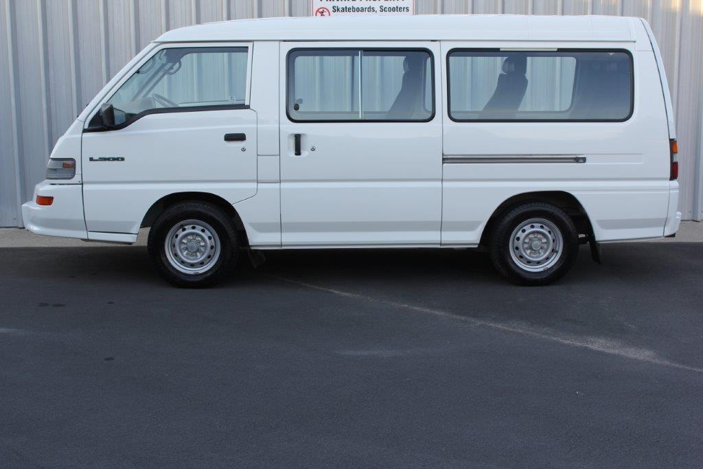 Mitsubishi L300 MINIBUS COACH 2014 for sale in Auckland