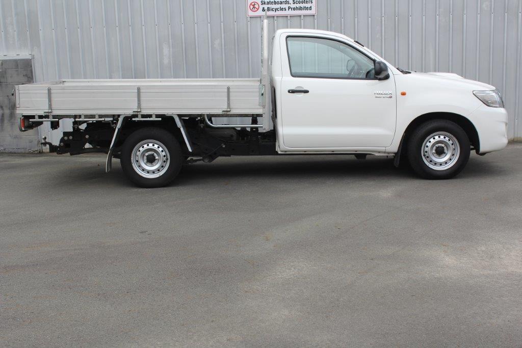 Toyota HILUX FLATDECK 2WD 2015 for sale in Auckland