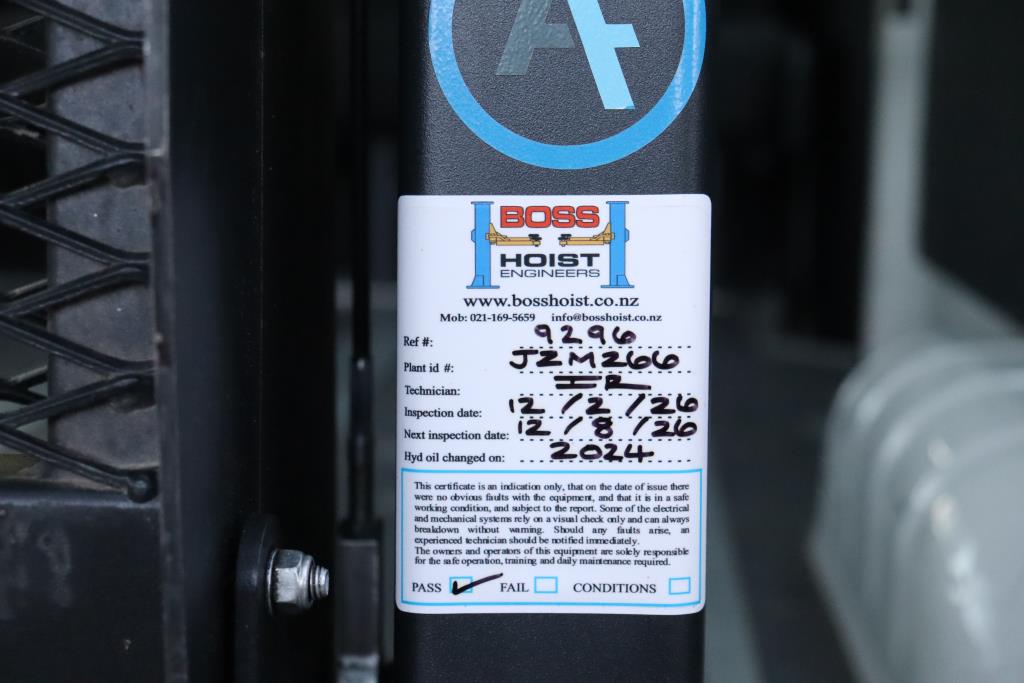 Toyota HIACE ZX MOBILITY VAN 2016 for sale in Auckland
