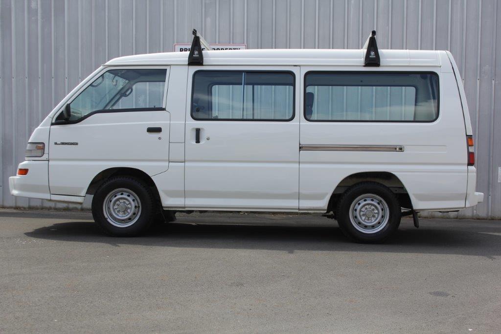 Mitsubishi l300 6 SEATER VAN 2012 for sale in Auckland